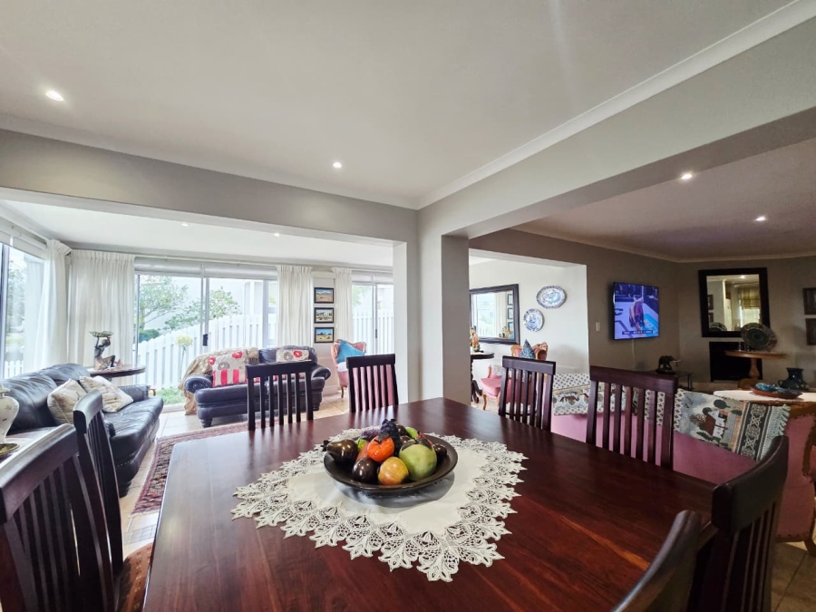 3 Bedroom Property for Sale in Kingswood Golf Estate Western Cape